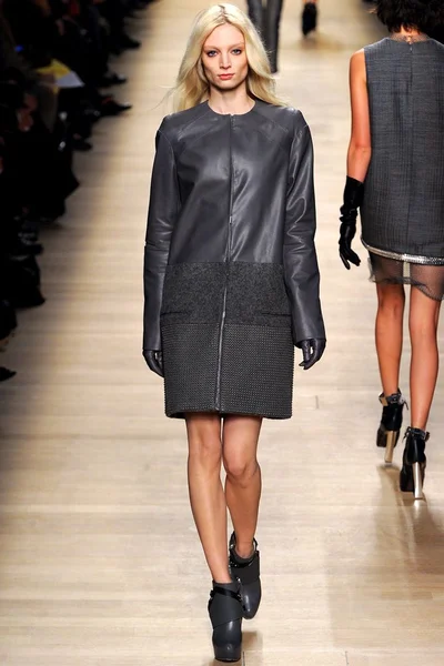 Look 4